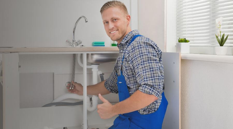 Expert burst pipe repair services in Laredo, TX